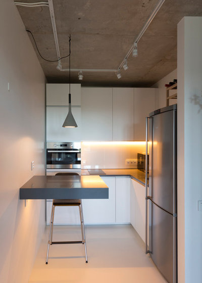 Современный Кухня by Архитектурная студия Ruetemple