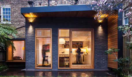 Houzz Tour: An Oak Canopy Extension Updates This Victorian Home