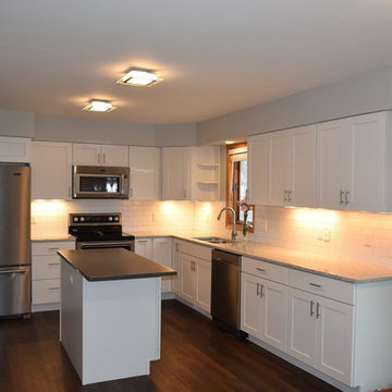 1980's Kitchen Bright & Beautiful!