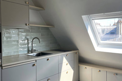 Trendy kitchen photo in Paris