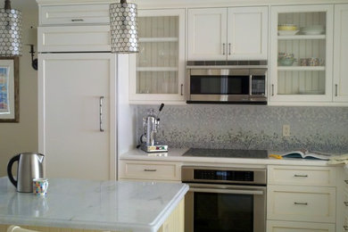 Example of a beach style kitchen design in San Francisco