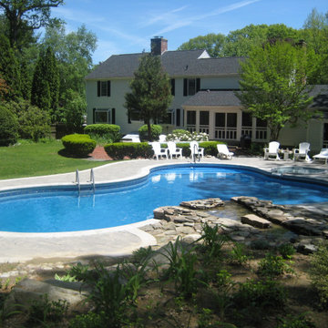 In-ground Liner Pool with attached Spa