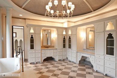 Inspiration for a timeless bathroom remodel in Los Angeles
