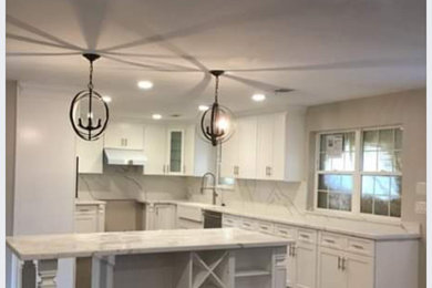 Example of a minimalist home design design in Houston