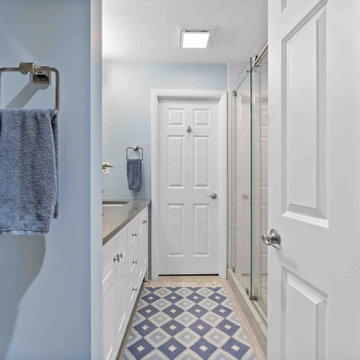 Lovely & Bright Vienna Master Suite & Screened Porch Addition