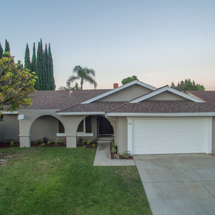 オレンジカウンティのコンテンポラリースタイルのおしゃれな住宅の外観の写真