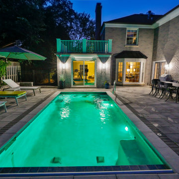 Hinsdale, IL Compact Rectilinear Swimming Pool with Automatic Pool Cover