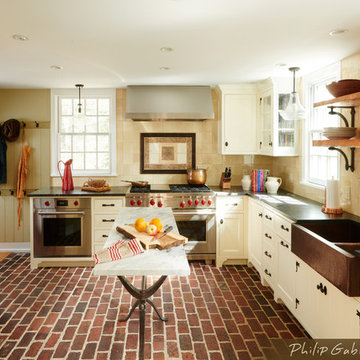 Bryn Mawr Farmhouse Kitchen