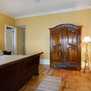 Majestic triplex home in circa 1858 townhouse