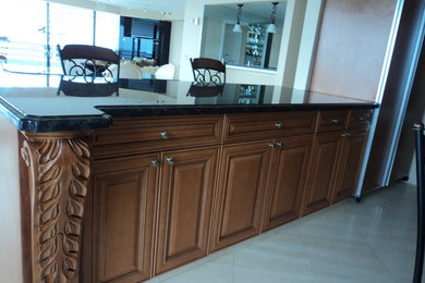Inspiration for a timeless kitchen remodel in Miami
