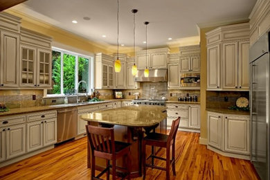 Inspiration for a transitional kitchen remodel in Seattle