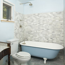 clawfoot tub
