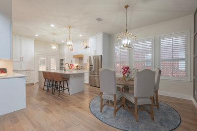 Dining room - transitional dining room idea in Dallas