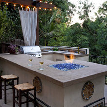 Outdoor bar