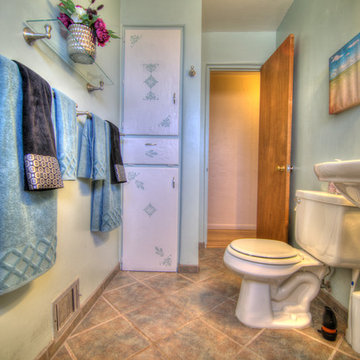 UNM South/Airport Staging Photos, 1716 Princeton SE
