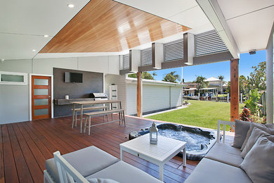 Design ideas for a contemporary deck in Sydney.