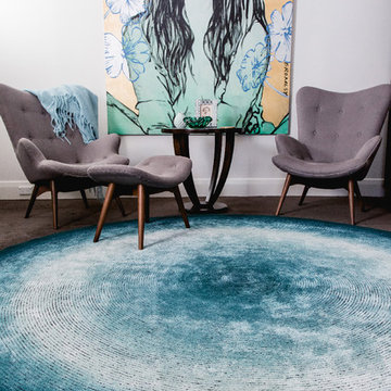 Brown Residence - Neva Fade Turquoise Circle