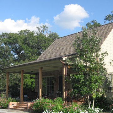 New Iberia Traditional Southern Pool and Landscape