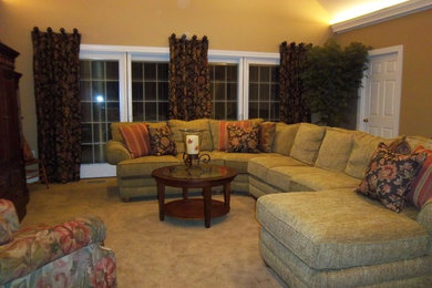 Elegant family room photo in Richmond