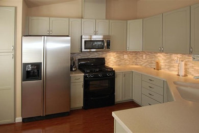 Minimalist kitchen photo in Sacramento