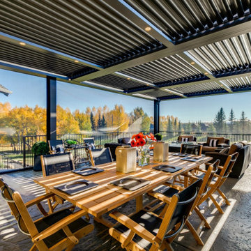 Upper Deck StruXure Pergola with Phantom Screens & Multi Colour Lights