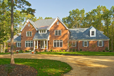 Photo of a traditional exterior in Richmond.