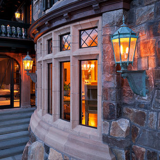 Inspiration för mycket stora klassiska stenhus, med tre eller fler plan