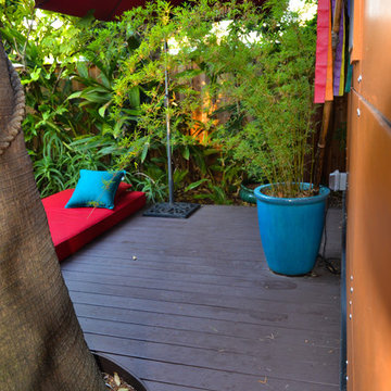 Office Hidden in a Tropical Retreat