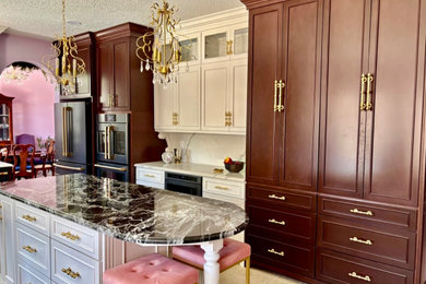 Example of a kitchen design in Albuquerque