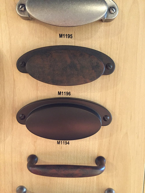 Which hardware for white shaker