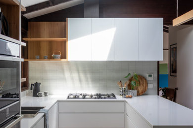 Inspiration for a midcentury kitchen in Wollongong.