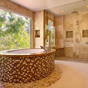 Contemporary Master Bath in Portola Valley