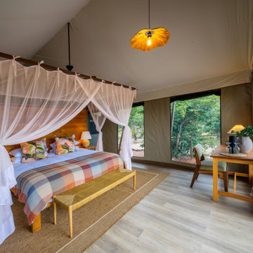 Muddy Teak Lodge