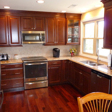 Traditional Cherry Cabinets