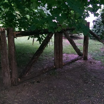 Steel Hex Web Deer Fence Double Gate with Bark-On Cedar Posts