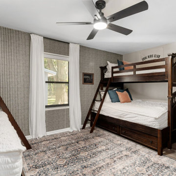 Family-Friendly Bunk Room with Twin-Over-Full Beds