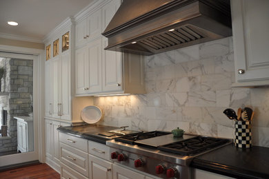 Elegant kitchen photo in Minneapolis