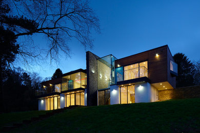 Inspiration for a medium sized contemporary home in Oxfordshire.