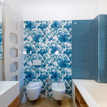 PICCOLO BAGNO EN SUITE CON VASCA IN RESINA SU MISURA