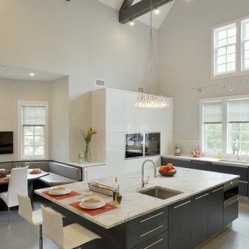 Spacious Contemporary Kitchen in New Jersey