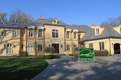 Elegant exterior home photo in Chicago