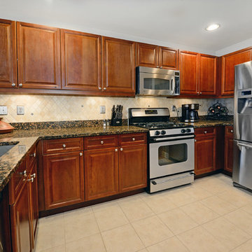 825 Adams