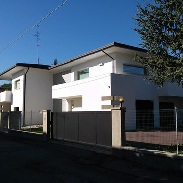 TJ HOUSE