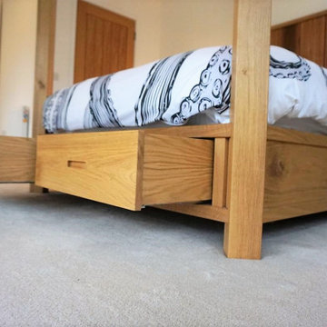 Four poster bed