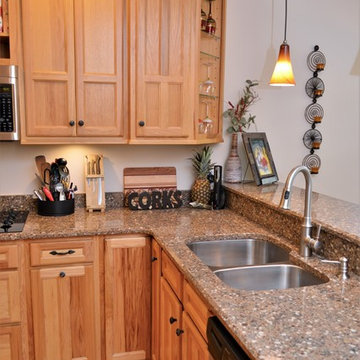 Wanatah, IN. Haas Signature Collection. Traditional Hickory Kitchen