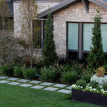 Pavers In Grass For Modern Front Yard