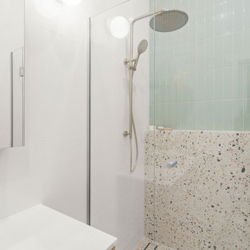 Contemporary Joslin Ensuite, Laundry & Bathroom Renovation