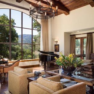 Geräumiges, Fernseherloses, Offenes Mediterranes Musikzimmer ohne Kamin mit dunklem Holzboden in San Francisco