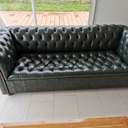 Restauration Canap&eacute; en cuir Chesterfield - Living Room Furniture