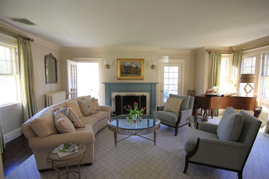 Elegant family room photo in Boston